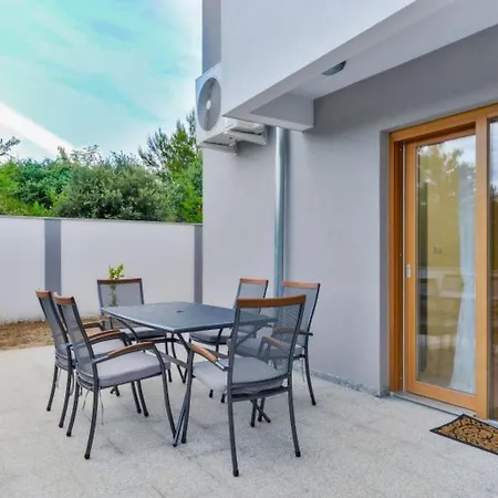 بيت للعطل Megy - Id 2209 By Interhome *