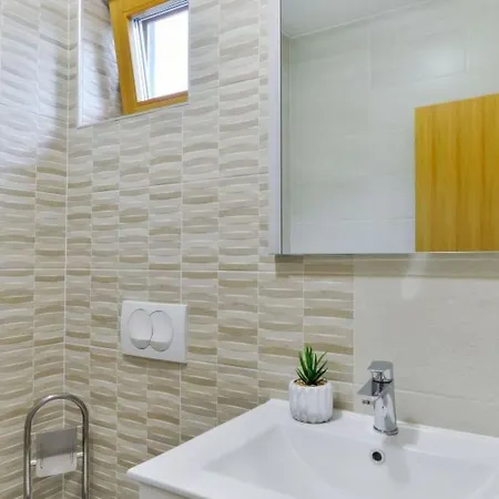 Megy - Id 2209 By Interhome