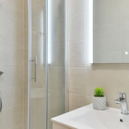 Megy - Id 2209 By Interhome Zaton (Zadar)