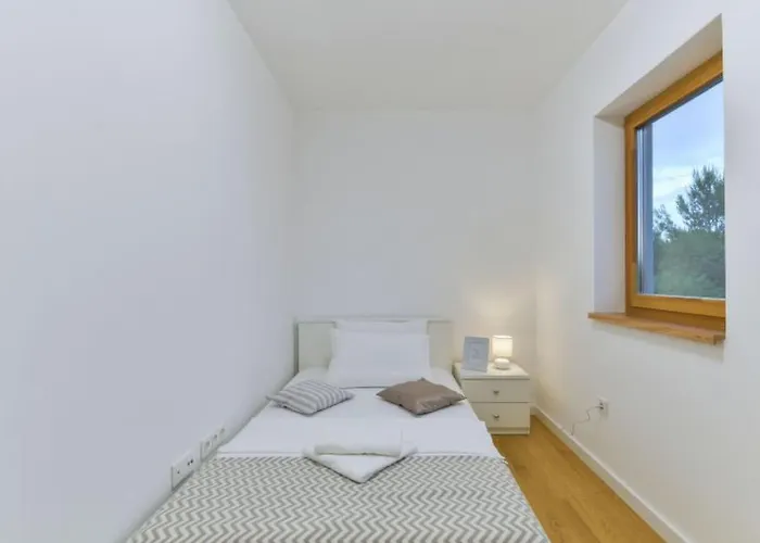 Megy - Id 2209 By Interhome *