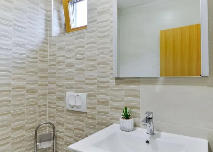 Megy - Id 2209 By Interhome